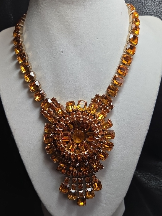 Jewelry - Vintage Amber Crystal Statement Necklace  Stunning Piece -